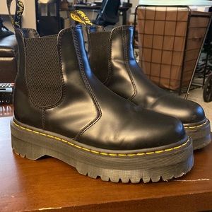 Dr Marten Chelsea platform boots